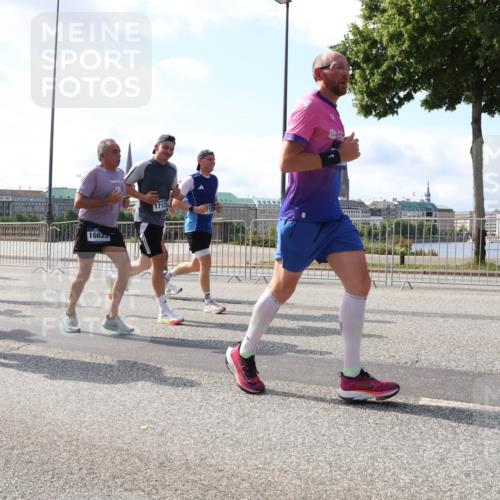 29.06.2025 - hella hamburg halbmarathon Lena Gebhardt http://msf.ph/oto/8479936 29.06.2025 09:56:07 Lombardsbrücke 13875, 17282, 15157, 1662, 17131, 1061, 1143, 1216, 1257, 1267, 1452, 1461, 1499, 1502, 1507, 1592, 1630, 1689, 2083, 2250, 2260, 2284, 2504, 2818, 2864, 2884, 3060, 3399, 3543, 3654, 3692, 3945, 4033, 4077, 4127, 4324, 4345, 4346, 4557, 4601, 5116, 5482, 5600, 5607, 6009, 6115, 6134, 6168, 6481, 6691, 6994, 7056, 7100, 7178, 7224, 7269, 7332, 7583, 7943, 8335, 8514, 8968, 8989, 8996, 9246, 9537, 10596 meine-sportfotos.de
