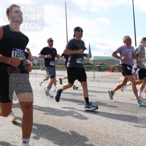 29.06.2025 - hella hamburg halbmarathon Lena Gebhardt http://msf.ph/oto/8479997 29.06.2025 09:56:08 Lombardsbrücke 16149, 12523, 17282, 17, 13875, 1061, 1143, 1216, 1257, 1267, 1452, 1461, 1499, 1502, 1507, 1592, 1630, 1689, 2083, 2250, 2260, 2284, 2504, 2818, 2864, 2884, 3060, 3399, 3543, 3654, 3692, 3945, 4033, 4077, 4127, 4324, 4345, 4346, 4557, 4601, 5116, 5482, 5600, 5607, 6009, 6115, 6134, 6168, 6481, 6511, 6512, 6994, 7056, 7100, 7178, 7224, 7269, 7332, 7583, 7943, 8335, 8514, 8968, 8989, 8996, 9246, 9537, 10596 meine-sportfotos.de