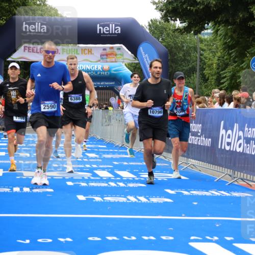 29.06.2025 - hella hamburg halbmarathon Strokosch-Dieckow http://msf.ph/oto/8480098 29.06.2025 10:46:13 Ziel 1569, 1600, 1759, 2048, 2590, 2707, 3056, 3087, 4949, 6388, 6691, 7450, 7961, 8142, 9497, 10796, 11094, 11125, 14200, 14262, 16136, 16466, 16475, 17190, 18118, 18702, 18797 meine-sportfotos.de
