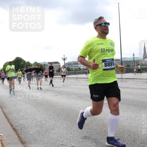 29.06.2025 - hella hamburg halbmarathon Lena Gebhardt http://msf.ph/oto/8480137 29.06.2025 10:33:34 Lombardsbrücke 15367, 8891, 1189, 1275, 1324, 1764, 1896, 1995, 2038, 2054, 2085, 2342, 2776, 2838, 3170, 3341, 3560, 3812, 3871, 4164, 4361, 4433, 4445, 4449, 4696, 4942, 5075, 5096, 5141, 5180, 5557, 5566, 5569, 5581, 5821, 5822, 5887, 5917, 6109, 6515, 6516, 6773, 6854, 6956, 6999, 7653, 7705, 8021, 8157, 8202, 8282, 8375, 8377, 8383, 8401, 8595, 8891, 9234, 9258, 9289, 9438, 9591, 9592, 9750, 9780, 9799, 9995, 10561, 11229, 11713, 11811, 11826, 12039 meine-sportfotos.de