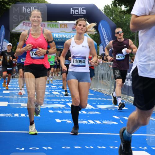 29.06.2025 - hella hamburg halbmarathon Strokosch-Dieckow http://msf.ph/oto/8480270 29.06.2025 10:46:11 Ziel 1569, 1759, 2048, 2590, 2707, 3056, 3087, 4949, 6388, 7450, 7961, 9497, 9585, 10796, 11094, 11125, 13630, 14200, 14262, 16136, 16466, 16475, 17190, 18702, 18797 meine-sportfotos.de