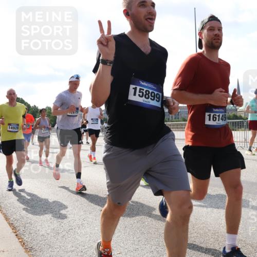 29.06.2025 - hella hamburg halbmarathon Lena Gebhardt http://msf.ph/oto/8480285 29.06.2025 09:56:09 Lombardsbrücke 14928, 8989, 2675, 15714, 15899, 16149, 1061, 1143, 1216, 1257, 1267, 1452, 1461, 1499, 1502, 1507, 1592, 1630, 1689, 2083, 2250, 2260, 2284, 2504, 2818, 2864, 2884, 3060, 3256, 3399, 3543, 3654, 3692, 3945, 4033, 4077, 4127, 4324, 4345, 4346, 4557, 4601, 5116, 5482, 5600, 5607, 5978, 6115, 6134, 6168, 6481, 6511, 6512, 6994, 7056, 7100, 7178, 7224, 7269, 7332, 7583, 7943, 8335, 8514, 8968, 8989, 8996, 9246, 9537, 10596 meine-sportfotos.de