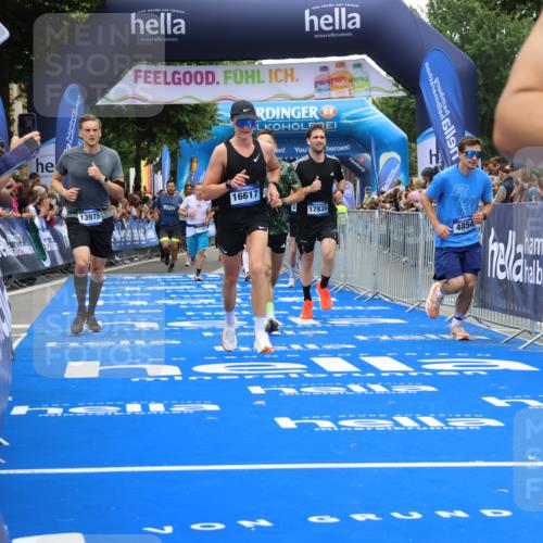 29.06.2025 - hella hamburg halbmarathon Strokosch-Dieckow http://msf.ph/oto/8480318 29.06.2025 10:45:43 Ziel 4345, 4854, 5047, 6071, 6290, 6711, 7385, 11291, 11495, 13975, 14374, 14764, 16617, 16624, 17332, 17674, 17835, 18862 meine-sportfotos.de
