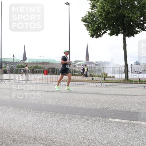 29.06.2025 - hella hamburg halbmarathon Lena Gebhardt http://msf.ph/oto/8480328 29.06.2025 10:33:35 Lombardsbrücke 15044, 1189, 1275, 1764, 1896, 1995, 2038, 2054, 2085, 2342, 2776, 2838, 3170, 3264, 3341, 3560, 3812, 4164, 4361, 4433, 4445, 4449, 4696, 4942, 5075, 5096, 5141, 5180, 5557, 5566, 5569, 5581, 5821, 5822, 5887, 5917, 6109, 6515, 6516, 6773, 6854, 6956, 6999, 7027, 7565, 7653, 7705, 8021, 8157, 8202, 8282, 8375, 8377, 8383, 8401, 8595, 8891, 9234, 9258, 9289, 9438, 9591, 9592, 9750, 9780, 9799, 9995, 10007, 10561, 11229, 11713, 11811, 11826, 12039 meine-sportfotos.de