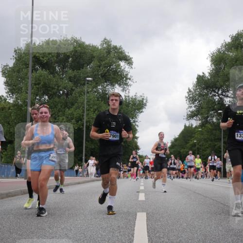 29.06.2025 - hella hamburg halbmarathon Luisa Fischer http://msf.ph/oto/8480366 29.06.2025 10:49:37 Kennedybrücke 18306, 1641, 10875, 7901, 2004, 13302, 1695, 1983, 2008, 2398, 2917, 3160, 3164, 5044, 6124, 6161, 8477, 10230, 10367 meine-sportfotos.de
