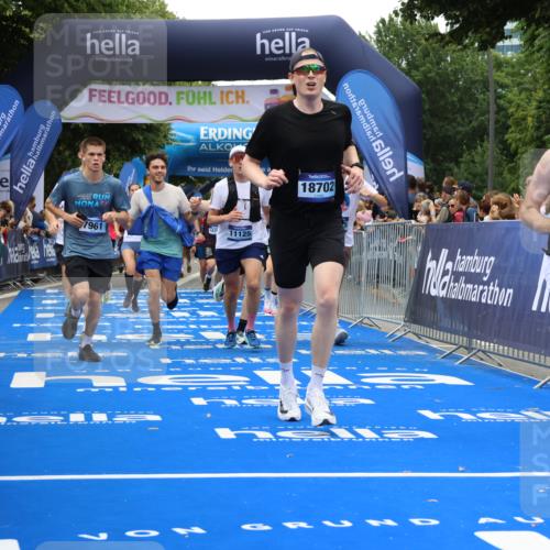 29.06.2025 - hella hamburg halbmarathon Strokosch-Dieckow http://msf.ph/oto/8480792 29.06.2025 10:46:07 Ziel 1569, 1759, 2048, 2590, 2707, 3087, 4949, 5648, 6388, 6460, 7450, 7961, 8269, 9585, 10796, 11094, 11125, 11936, 12269, 13630, 14804, 16136, 16466, 16475, 17190, 18081, 18702, 18797 meine-sportfotos.de