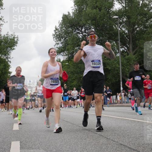 29.06.2025 - hella hamburg halbmarathon Luisa Fischer http://msf.ph/oto/8480855 29.06.2025 10:49:51 Kennedybrücke 4301423, 429, 10327, 9121, 9337, 10329, 11361, 769, 3410, 1033, 1429, 1867, 1868, 1924, 2423, 2773, 2813, 3410, 4202, 4296, 4306, 4317, 4572, 5769, 5770, 8486, 9120, 9121, 9243, 9445, 10030, 10327, 10329 meine-sportfotos.de