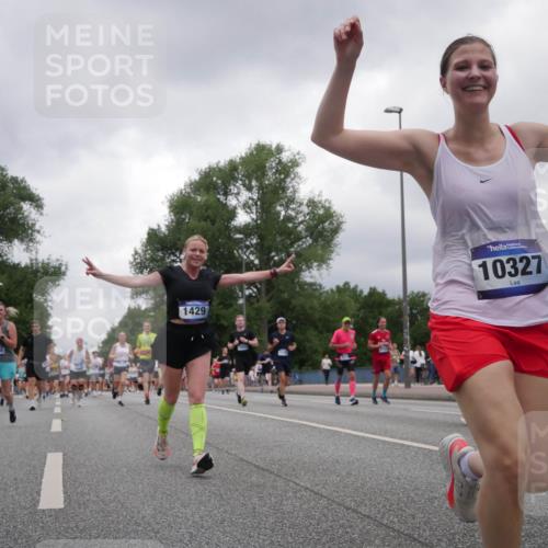 29.06.2025 - hella hamburg halbmarathon Luisa Fischer http://msf.ph/oto/8480911 29.06.2025 10:49:54 Kennedybrücke 6068, 1429, 10327, 1033, 1429, 1867, 1868, 1924, 2423, 2773, 2813, 3410, 4306, 4317, 5769, 5770, 6392, 8486, 9120, 9121, 9337, 9445, 10327, 10329 meine-sportfotos.de