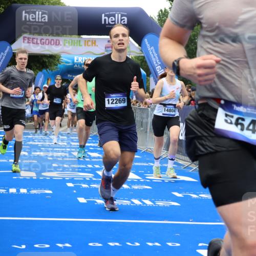 29.06.2025 - hella hamburg halbmarathon Strokosch-Dieckow http://msf.ph/oto/8480936 29.06.2025 10:46:03 Ziel 1759, 2189, 2707, 3087, 5648, 6460, 7450, 7961, 8269, 8577, 8871, 9585, 11125, 11936, 12084, 12269, 13630, 14462, 14804, 16136, 16466, 16475, 17008, 18081, 18702 meine-sportfotos.de