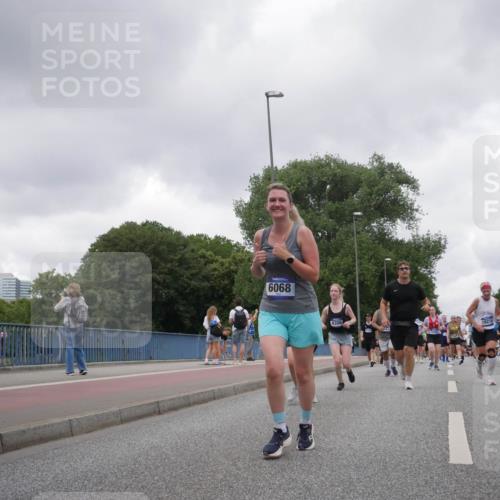 29.06.2025 - hella hamburg halbmarathon Luisa Fischer http://msf.ph/oto/8480989 29.06.2025 10:49:57 Kennedybrücke 6068, 4306, 18214, 9121, 1033, 1104, 1429, 2423, 2813, 3410, 3896, 4306, 4317, 4448, 5635, 5769, 5770, 6392, 8010, 8047, 8486, 8706, 9120, 9121, 9337, 9426, 9774, 10329 meine-sportfotos.de