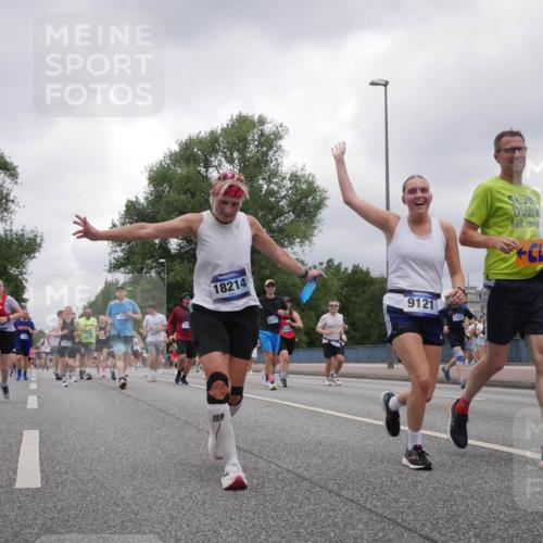 29.06.2025 - hella hamburg halbmarathon Luisa Fischer http://msf.ph/oto/8481051 29.06.2025 10:50:00 Kennedybrücke 2423, 6352, 6150, 5635, 1423, 18214, 9337, 3010, 9121, 1100, 1104, 2423, 2697, 3896, 4104, 4306, 4448, 5635, 5769, 5770, 5854, 5892, 6392, 6623, 8010, 8047, 8486, 8706, 9120, 9121, 9337, 9426, 9774, 9949 meine-sportfotos.de