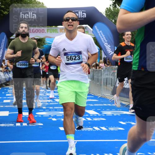 29.06.2025 - hella hamburg halbmarathon Strokosch-Dieckow http://msf.ph/oto/8481255 29.06.2025 10:45:35 Ziel 2138, 2415, 5623, 6071, 6711, 6831, 8374, 8668, 11291, 11495, 12154, 14062, 14764, 15666, 16725, 17332, 17674, 18862, 18878 meine-sportfotos.de