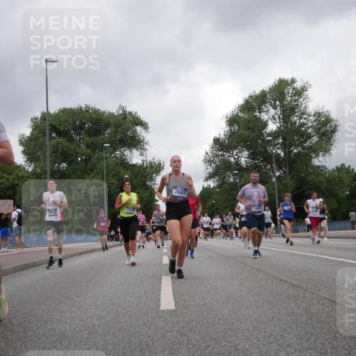 29.06.2025 - hella hamburg halbmarathon Luisa Fischer http://msf.ph/oto/8481328 29.06.2025 10:50:10 Kennedybrücke 23, 17597, 8684, 2697, 1004, 1004, 1100, 1371, 1375, 1837, 1999, 2662, 2665, 2697, 4104, 4483, 5854, 5892, 6485, 6623, 7073, 7268, 7364, 7368, 7374, 7430, 7431, 8047, 8706, 9949 meine-sportfotos.de