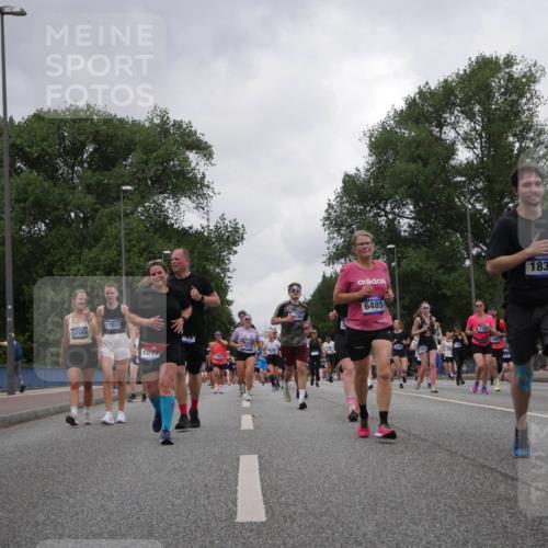 29.06.2025 - hella hamburg halbmarathon Luisa Fischer http://msf.ph/oto/8481599 29.06.2025 10:50:19 Kennedybrücke 17184, 17031, 1015, 6485, 1837, 8967, 1371, 1375, 1608, 1837, 1961, 1999, 2162, 2327, 2537, 3339, 3406, 3407, 5697, 6485, 6740, 6995, 7364, 7368, 7430, 7431, 7960, 8967, 9557, 10514, 10515, 10591 meine-sportfotos.de