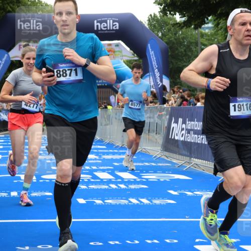 29.06.2025 - hella hamburg halbmarathon Strokosch-Dieckow http://msf.ph/oto/8481620 29.06.2025 10:45:56 Ziel 2189, 3477, 4277, 5648, 6460, 6532, 8269, 8577, 8871, 10792, 11821, 11936, 12084, 12269, 14462, 14804, 14911, 15149, 16624, 17008, 18081, 18185, 19116 meine-sportfotos.de