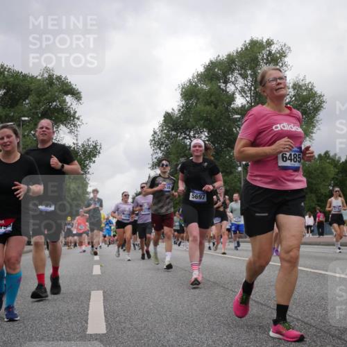29.06.2025 - hella hamburg halbmarathon Luisa Fischer http://msf.ph/oto/8481650 29.06.2025 10:50:21 Kennedybrücke 1718, 10514, 10515, 38, 5697, 6485, 12507, 3407, 674, 1371, 1375, 1608, 1837, 1961, 2162, 2327, 2537, 3339, 3406, 3407, 4325, 5697, 6485, 6740, 6995, 7430, 7431, 7960, 8131, 8541, 8967, 9557, 10514, 10515, 10591 meine-sportfotos.de