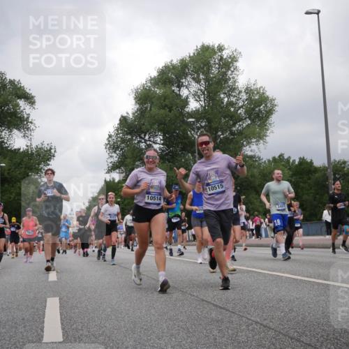 29.06.2025 - hella hamburg halbmarathon Luisa Fischer http://msf.ph/oto/8481766 29.06.2025 10:50:24 Kennedybrücke 7633, 1363, 13449, 7960, 5625, 9557, 10514, 2162, 1059, 10515, 3407, 18, 541, 1608, 1961, 2162, 2327, 2537, 2556, 3277, 3339, 3406, 3407, 3823, 4325, 5697, 6740, 6995, 7827, 7960, 8131, 8541, 8967, 9557, 10514, 10515, 10591 meine-sportfotos.de