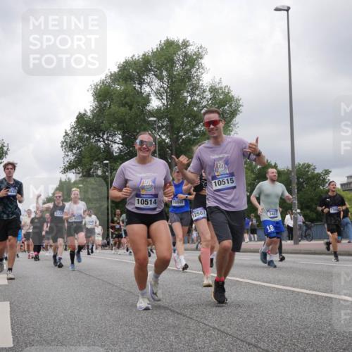 29.06.2025 - hella hamburg halbmarathon Luisa Fischer http://msf.ph/oto/8481785 29.06.2025 10:50:24 Kennedybrücke 363, 7960, 5625, 2537, 9557, 10514, 10591, 12507, 10515, 3407, 18, 1608, 1961, 2162, 2327, 2537, 2556, 3277, 3339, 3406, 3407, 3823, 4325, 5697, 6740, 6995, 7827, 7960, 8131, 8541, 8967, 9557, 10514, 10515, 10591 meine-sportfotos.de