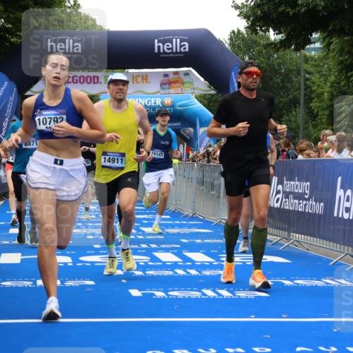 29.06.2025 - hella hamburg halbmarathon Strokosch-Dieckow http://msf.ph/oto/8481861 29.06.2025 10:45:53 Ziel 2189, 3477, 4277, 4345, 6290, 6532, 7385, 8269, 8577, 8871, 10792, 11821, 12084, 14462, 14911, 15149, 16624, 17008, 18185, 19116 meine-sportfotos.de