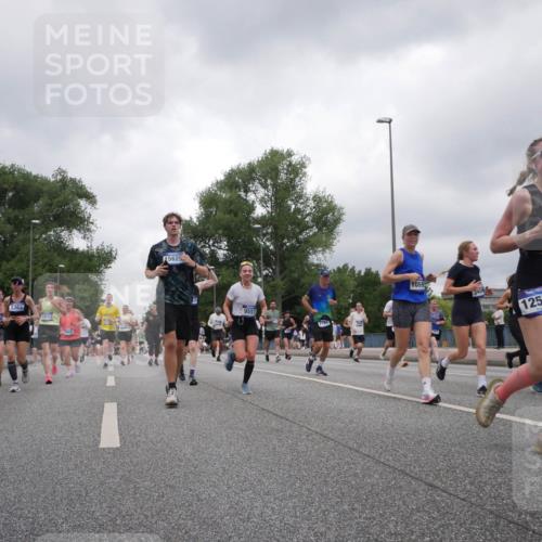 29.06.2025 - hella hamburg halbmarathon Luisa Fischer http://msf.ph/oto/8481866 29.06.2025 10:50:26 Kennedybrücke 13449, 870, 1363, 13122, 15625, 9557, 2162, 1059, 12507, 2162, 2327, 2537, 2556, 3277, 3339, 3406, 3407, 3823, 4325, 5697, 6740, 6995, 7827, 7960, 8131, 8541, 9557, 10511, 10514, 10515, 10591 meine-sportfotos.de