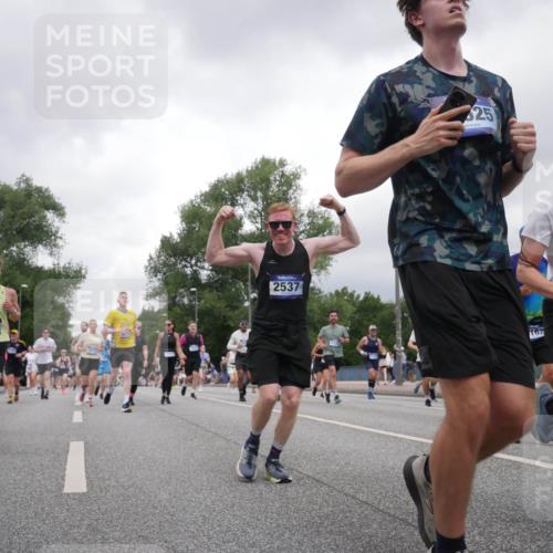 29.06.2025 - hella hamburg halbmarathon Luisa Fischer http://msf.ph/oto/8481921 29.06.2025 10:50:28 Kennedybrücke 13122, 2537, 25, 162, 9557, 1555, 2162, 2537, 2556, 3277, 3339, 3406, 3407, 3823, 4325, 6740, 6995, 7827, 7960, 8131, 8541, 9092, 9557, 10511, 10591 meine-sportfotos.de
