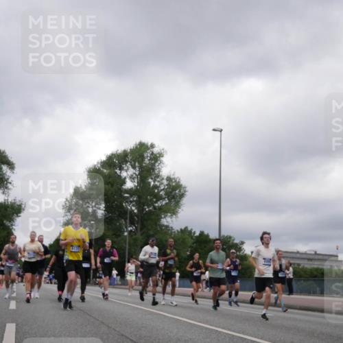 29.06.2025 - hella hamburg halbmarathon Luisa Fischer http://msf.ph/oto/8481952 29.06.2025 10:50:29 Kennedybrücke 8131, 699, 1555, 2162, 2537, 2556, 3277, 3339, 3406, 3407, 3823, 4325, 5895, 6995, 7827, 7960, 8131, 8541, 9092, 9557, 10511, 10591 meine-sportfotos.de