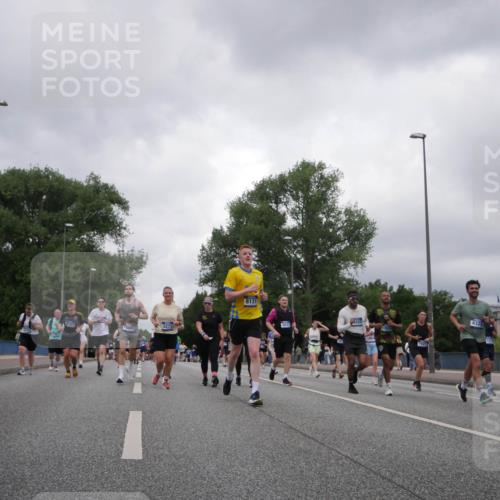 29.06.2025 - hella hamburg halbmarathon Luisa Fischer http://msf.ph/oto/8481959 29.06.2025 10:50:29 Kennedybrücke 960, 3277, 8131, 3823, 17514, 7827, 432, 6995, 1555, 2162, 2537, 2556, 3277, 3339, 3406, 3407, 3823, 4325, 5895, 6995, 7827, 7960, 8131, 8541, 9092, 9557, 10511, 10591 meine-sportfotos.de