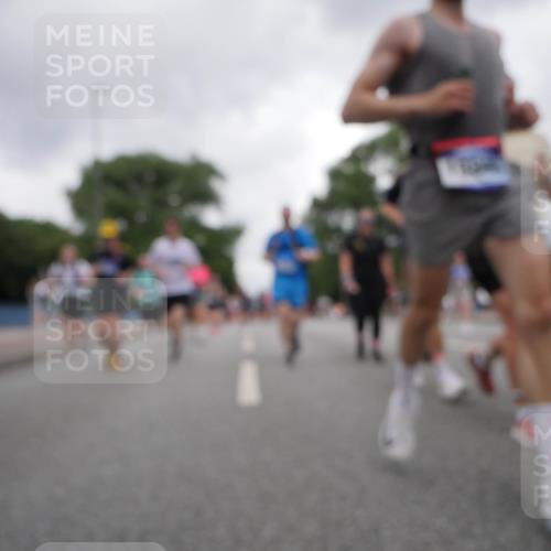 29.06.2025 - hella hamburg halbmarathon Luisa Fischer http://msf.ph/oto/8482108 29.06.2025 10:50:33 Kennedybrücke 1555, 1593, 2556, 2981, 3277, 3823, 4325, 5895, 7827, 8131, 8541, 9092, 10511 meine-sportfotos.de