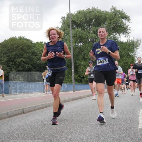 29.06.2025 - hella hamburg halbmarathon Luisa Fischer http://msf.ph/oto/8482298 29.06.2025 10:50:40 Kennedybrücke 192, 168, 8553, 13756, 1077, 1607, 1593, 1555, 1593, 2500, 2981, 4342, 5700, 5895, 9092, 9743 meine-sportfotos.de