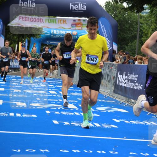 29.06.2025 - hella hamburg halbmarathon Strokosch-Dieckow http://msf.ph/oto/8482360 29.06.2025 10:45:41 Ziel 4345, 4854, 5047, 6071, 6290, 6711, 7385, 8668, 11291, 11495, 12154, 13975, 14374, 14764, 15666, 16617, 17332, 17674, 17835, 18862, 18878 meine-sportfotos.de