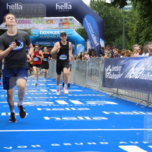 29.06.2025 - hella hamburg halbmarathon Strokosch-Dieckow http://msf.ph/oto/8482404 29.06.2025 10:45:31 Ziel 2138, 2415, 5623, 6831, 8374, 8668, 11291, 11495, 12154, 12277, 12643, 14062, 14764, 15666, 16725, 17674, 18407, 18638, 18862, 18878 meine-sportfotos.de