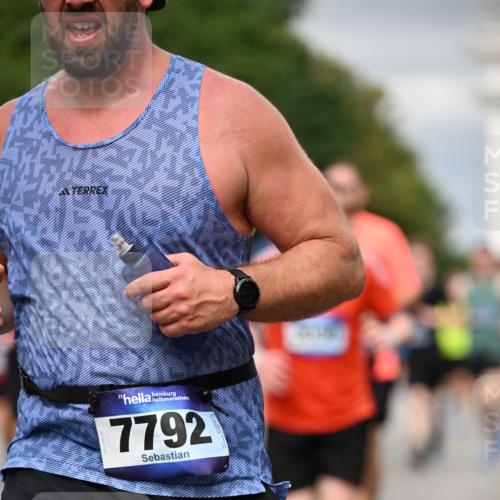 29.06.2025 - hella hamburg halbmarathon Dr. Thomas Lammeyer http://msf.ph/oto/8482449 29.06.2025 10:20:38 Kennedybrücke 1244, 1599, 1602, 1825, 2165, 2347, 2803, 2912, 3023, 3030, 3088, 3134, 3156, 3176, 3484, 3648, 3687, 4478, 4637, 5036, 6024, 6742, 6935, 7158, 7358, 7753, 7792, 7924, 7928, 8263, 8295, 8317, 8597, 8619, 8645, 8707, 8847, 8857, 9091, 9332, 9492, 9628, 9664, 9676, 9810, 9891, 10076, 10575, 11236, 11335, 11344, 11345, 11410, 11428 meine-sportfotos.de