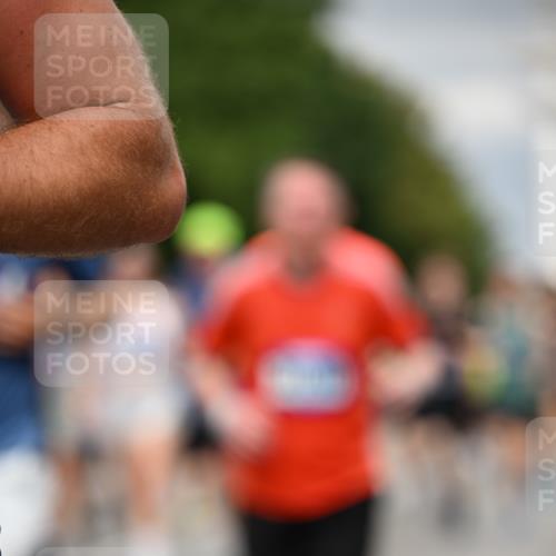 29.06.2025 - hella hamburg halbmarathon Dr. Thomas Lammeyer http://msf.ph/oto/8482500 29.06.2025 10:20:39 Kennedybrücke 1244, 1599, 1602, 1825, 2165, 2347, 2803, 2912, 3023, 3030, 3088, 3134, 3156, 3176, 3484, 3648, 3687, 4478, 4637, 5036, 6024, 6742, 6935, 7158, 7358, 7753, 7792, 7924, 7928, 8263, 8295, 8317, 8597, 8619, 8645, 8707, 8847, 8857, 9091, 9332, 9492, 9628, 9664, 9676, 9810, 9891, 10076, 10575, 11236, 11335, 11344, 11345, 11410, 11428 meine-sportfotos.de
