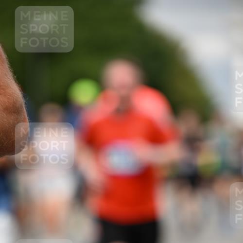 29.06.2025 - hella hamburg halbmarathon Dr. Thomas Lammeyer http://msf.ph/oto/8482509 29.06.2025 10:20:39 Kennedybrücke 1244, 1599, 1602, 1825, 2165, 2347, 2803, 2912, 3023, 3030, 3088, 3134, 3156, 3176, 3484, 3648, 3687, 4478, 4637, 5036, 6024, 6742, 6935, 7158, 7358, 7753, 7792, 7924, 7928, 8263, 8295, 8317, 8597, 8619, 8645, 8707, 8847, 8857, 9091, 9332, 9492, 9628, 9664, 9676, 9810, 9891, 10076, 10575, 11236, 11335, 11344, 11345, 11410, 11428 meine-sportfotos.de