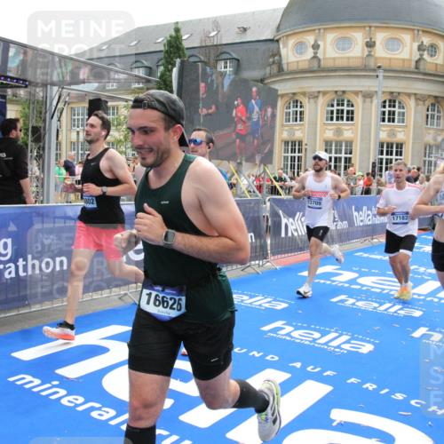 29.06.2025 - hella hamburg halbmarathon Michael Strokosch http://msf.ph/oto/8482569 29.06.2025 10:42:19 Ziel 1312, 1903, 2675, 7765, 7865, 9365, 13709, 13746, 14811, 14899, 15270, 16626, 16660, 17182, 17363, 18772, 18802 meine-sportfotos.de