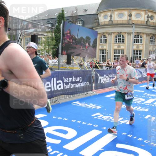 29.06.2025 - hella hamburg halbmarathon Michael Strokosch http://msf.ph/oto/8482710 29.06.2025 10:42:22 Ziel 1312, 1903, 2675, 6639, 6770, 7865, 9365, 13709, 13746, 13807, 14226, 14811, 14899, 15270, 15654, 16281, 16660, 17182 meine-sportfotos.de