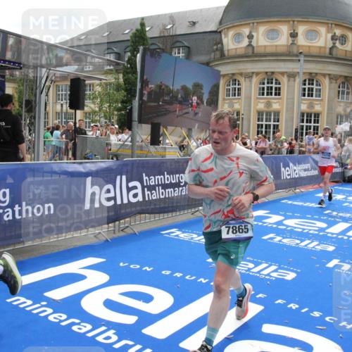 29.06.2025 - hella hamburg halbmarathon Michael Strokosch http://msf.ph/oto/8482739 29.06.2025 10:42:22 Ziel 1312, 1903, 2675, 6639, 6770, 7865, 9365, 13709, 13746, 13807, 14226, 14811, 14899, 15270, 15654, 16281, 16660, 17182 meine-sportfotos.de