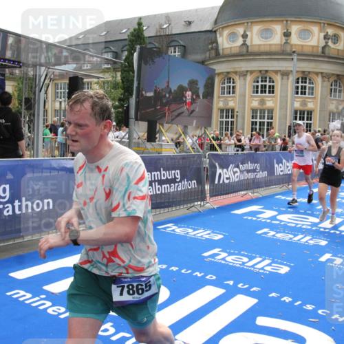 29.06.2025 - hella hamburg halbmarathon Michael Strokosch http://msf.ph/oto/8482748 29.06.2025 10:42:23 Ziel 1312, 1903, 2675, 6639, 6770, 7865, 11907, 13746, 13807, 14226, 14811, 15175, 15270, 15654, 16281, 16660, 17182, 18330 meine-sportfotos.de