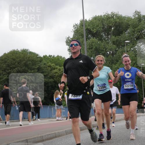 29.06.2025 - hella hamburg halbmarathon Luisa Fischer http://msf.ph/oto/8482772 29.06.2025 10:50:52 Kennedybrücke 1607, 1286, 12258, 89, 19062, 1073, 1618, 2211, 2320, 2491, 7240, 8105, 8158, 9758 meine-sportfotos.de