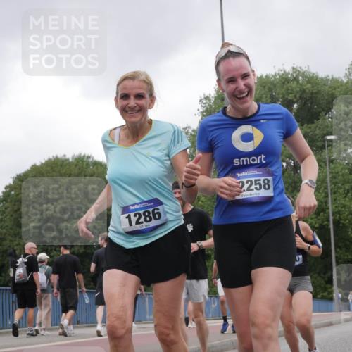 29.06.2025 - hella hamburg halbmarathon Luisa Fischer http://msf.ph/oto/8482836 29.06.2025 10:50:53 Kennedybrücke 1286, 2258, 19, 1073, 1618, 2211, 2320, 2491, 7240, 8105, 8158, 9758 meine-sportfotos.de