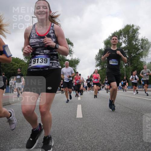 29.06.2025 - hella hamburg halbmarathon Luisa Fischer http://msf.ph/oto/8482855 29.06.2025 10:50:55 Kennedybrücke 9050, 9139, 19062, 1185, 6496, 15688, 12432, 1073, 1618, 2211, 2320, 2491, 7240, 8105, 8158, 9758 meine-sportfotos.de