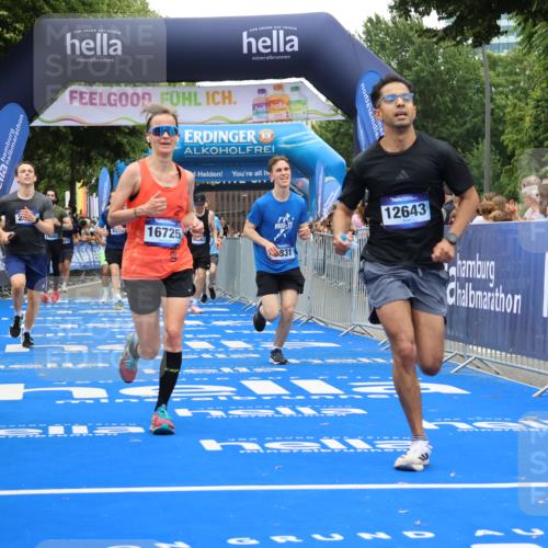 29.06.2025 - hella hamburg halbmarathon Strokosch-Dieckow http://msf.ph/oto/8482874 29.06.2025 10:45:29 Ziel 1697, 2138, 2415, 5623, 6831, 8374, 8668, 11291, 11495, 12154, 12277, 12643, 14062, 14703, 15666, 16725, 18407, 18638, 18878 meine-sportfotos.de
