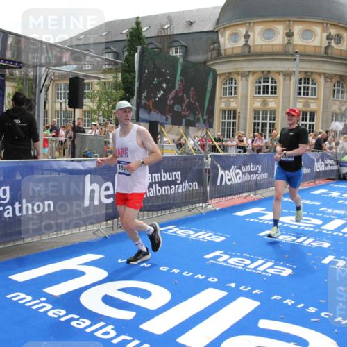 29.06.2025 - hella hamburg halbmarathon Michael Strokosch http://msf.ph/oto/8482884 29.06.2025 10:42:24 Ziel 1256, 1312, 1903, 2675, 3523, 6639, 6770, 7693, 7865, 11907, 13746, 13807, 14226, 14811, 15095, 15175, 15270, 15654, 16281, 16660, 18330 meine-sportfotos.de