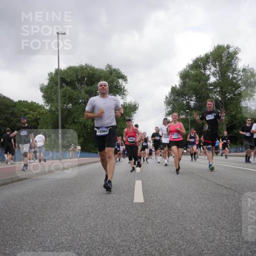 29.06.2025 - hella hamburg halbmarathon Luisa Fischer http://msf.ph/oto/8482886 29.06.2025 10:50:56 Kennedybrücke 4604, 19062, 12140, 6496, 1185, 18147, 129, 7240, 1073, 1618, 2211, 2320, 2491, 3679, 4239, 7240, 8105, 8158, 8270, 9758, 10658 meine-sportfotos.de