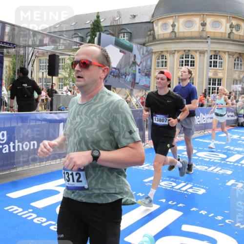 29.06.2025 - hella hamburg halbmarathon Michael Strokosch http://msf.ph/oto/8482941 29.06.2025 10:42:27 Ziel 1256, 1312, 1353, 1800, 2233, 3523, 6639, 6770, 7116, 7448, 7693, 7734, 11907, 13746, 13807, 14226, 15095, 15175, 15270, 15623, 15654, 16281, 17637, 17911, 18330 meine-sportfotos.de
