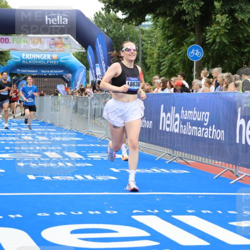 29.06.2025 - hella hamburg halbmarathon Strokosch-Dieckow http://msf.ph/oto/8482967 29.06.2025 10:45:27 Ziel 1697, 2138, 2367, 2415, 2470, 3186, 5623, 6831, 8374, 8668, 11469, 12277, 12643, 14062, 14703, 16725, 17499, 18407, 18638 meine-sportfotos.de