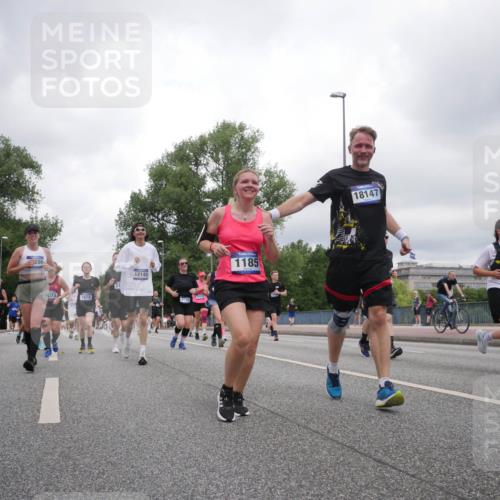 29.06.2025 - hella hamburg halbmarathon Luisa Fischer http://msf.ph/oto/8482989 29.06.2025 10:50:58 Kennedybrücke 6496, 206, 073, 1618, 2320, 12140, 8105, 14370, 1185, 18147, 124, 1073, 1430, 1523, 1618, 2320, 2491, 3679, 4239, 5796, 7240, 8105, 8158, 8270, 10658 meine-sportfotos.de