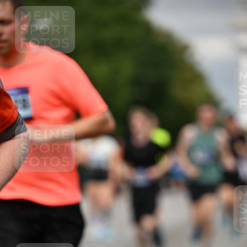 29.06.2025 - hella hamburg halbmarathon Dr. Thomas Lammeyer http://msf.ph/oto/8483094 29.06.2025 10:20:41 Kennedybrücke 1244, 1599, 1602, 1825, 2347, 2912, 3023, 3030, 3088, 3134, 3156, 3176, 3484, 3648, 3687, 4478, 4637, 5036, 6024, 6742, 6935, 7257, 7358, 7360, 7753, 7792, 7924, 7928, 8263, 8317, 8597, 8619, 8645, 8707, 8847, 8857, 9091, 9208, 9332, 9492, 9628, 9664, 9676, 9810, 9891, 10076, 10391, 10575, 11236, 11335, 11344, 11345, 11410, 11428 meine-sportfotos.de