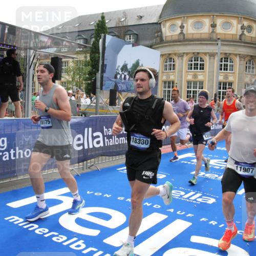 29.06.2025 - hella hamburg halbmarathon Michael Strokosch http://msf.ph/oto/8483104 29.06.2025 10:42:30 Ziel 1209, 1256, 1353, 1800, 1962, 2233, 3523, 6639, 7116, 7448, 7693, 7734, 11907, 13446, 14226, 15095, 15175, 15623, 15654, 16281, 16295, 16333, 17637, 17733, 17911, 18330, 18680 meine-sportfotos.de