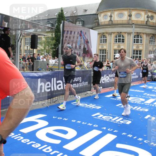 29.06.2025 - hella hamburg halbmarathon Michael Strokosch http://msf.ph/oto/8483167 29.06.2025 10:42:32 Ziel 1209, 1256, 1353, 1800, 1962, 2233, 3523, 7116, 7448, 7693, 7734, 11907, 13446, 15095, 15175, 15623, 16295, 16333, 17016, 17637, 17733, 17911, 18330, 18680 meine-sportfotos.de